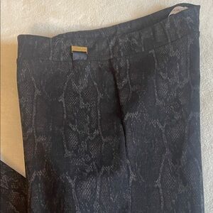 Pull on stretch fabric, snake print